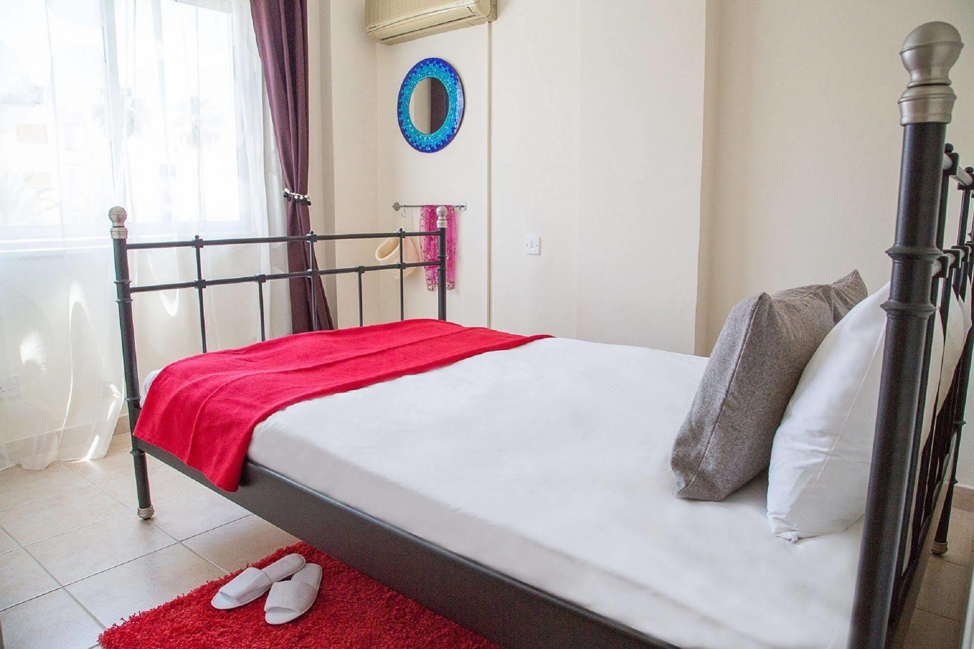 Paphos Love Nest Apartment Екстериор снимка