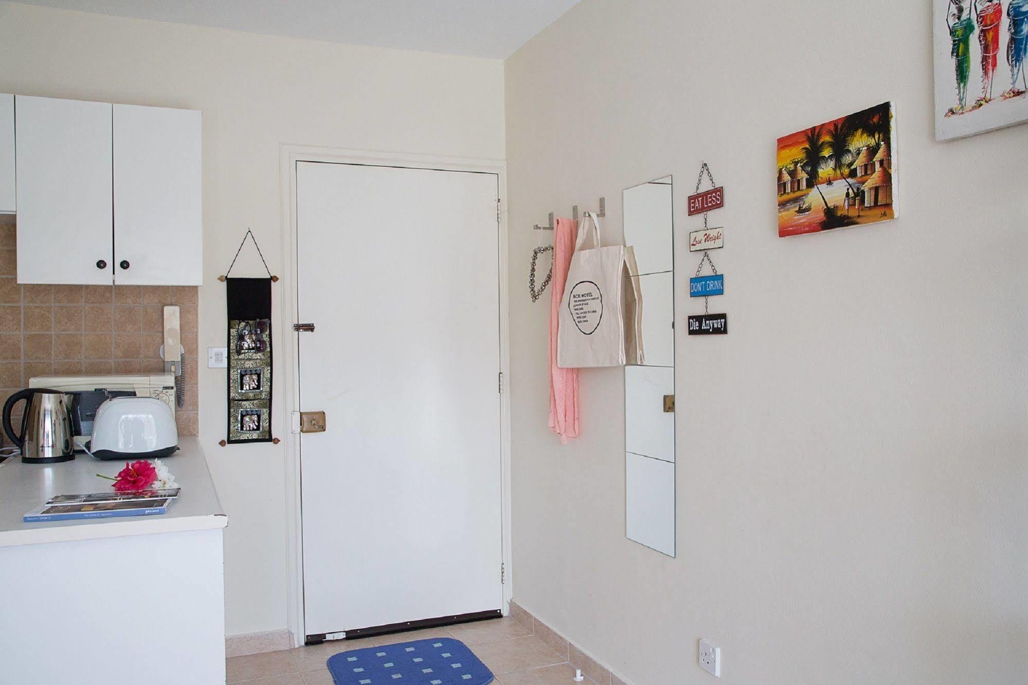 Paphos Love Nest Apartment Екстериор снимка